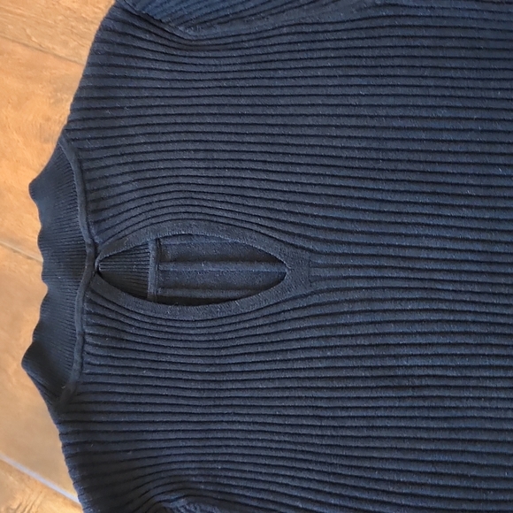 White House Black Market ribbed mock neck open back 3/4 sleeve sweater - Picture 4 of 7